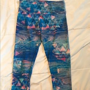 Onzie women’s blue and pink geometric legging